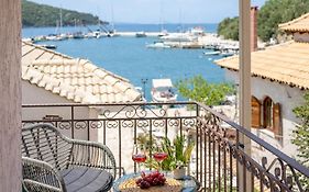 Esperides Studios-Seaside Stay With View In Syvota